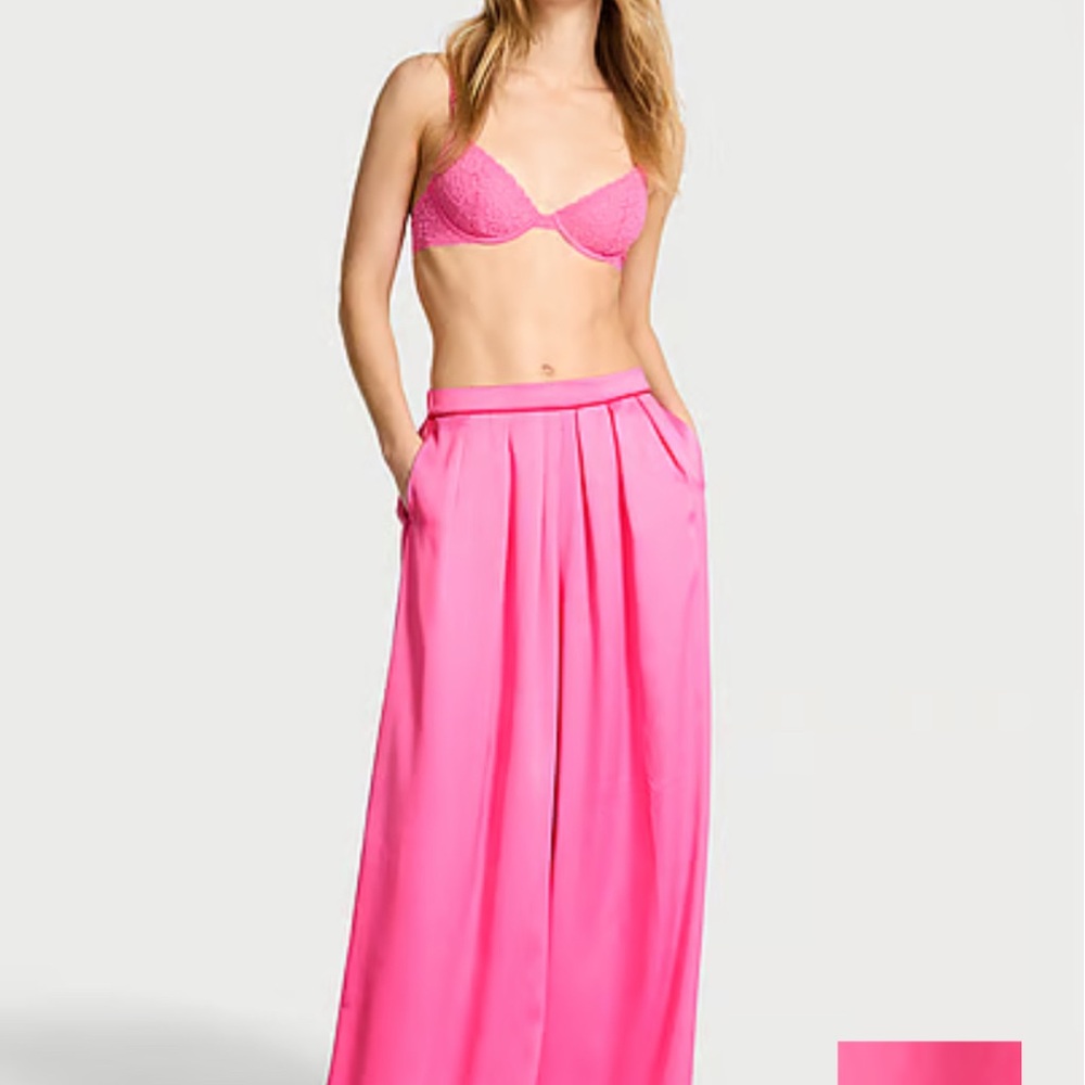 Victoria's Secret
Signature Satin Palazzo Sleep Pants